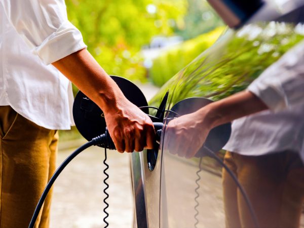 Travel Through Greece Sustainably in Comfort with Electric and Hybrid Cars